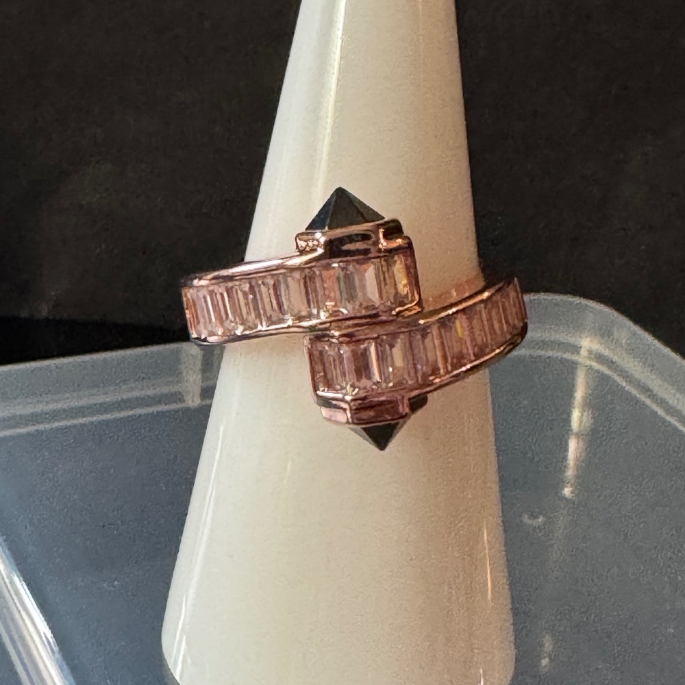 Bomb Party Untamed RG48989 Coiled Intentions